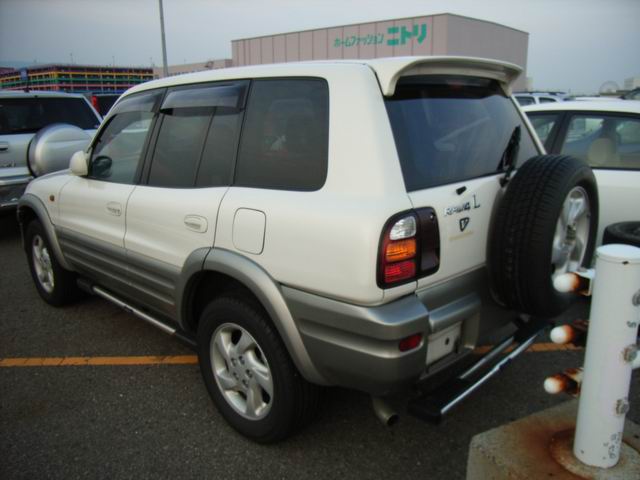 1999 Toyota RAV4 Wallpapers