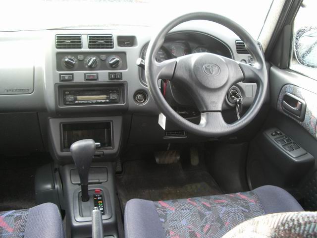 1999 Toyota RAV4 Photos