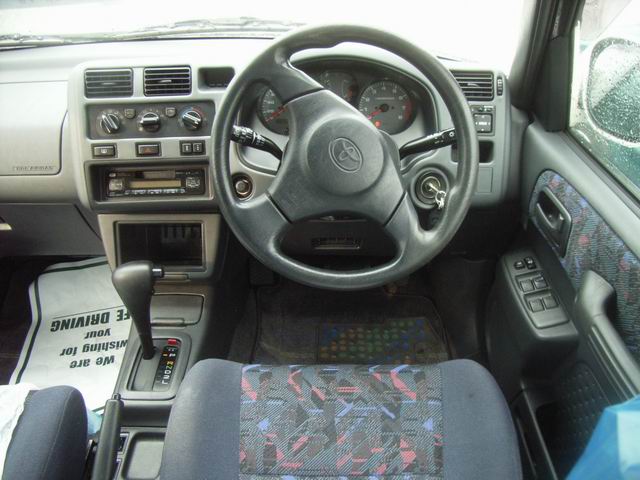 1999 Toyota RAV4 Pictures