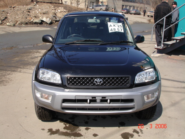 1999 Toyota RAV4 Photos