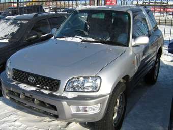 1999 Toyota RAV4 Photos