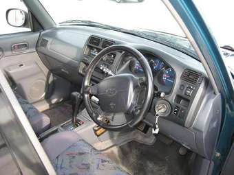 1999 Toyota RAV4 Images