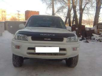 1999 Toyota RAV4 Photos