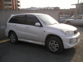 2000 Toyota RAV4