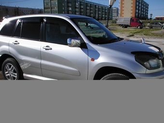 2000 RAV4
