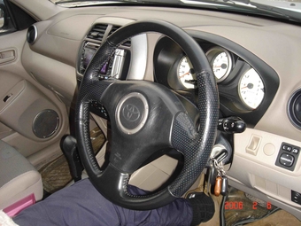 2000 RAV4