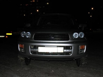 2000 RAV4