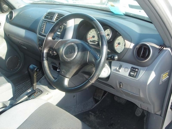 2000 RAV4