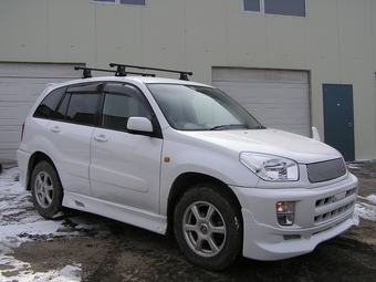 2000 RAV4