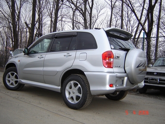 2000 RAV4