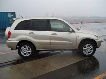 2000 RAV4