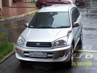 2000 RAV4