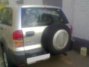 2000 RAV4
