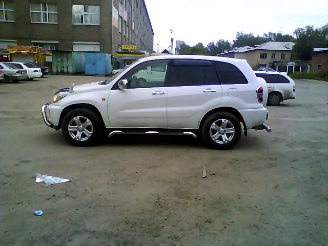 2000 Toyota RAV4