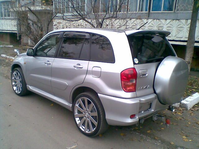 2000 Toyota RAV4