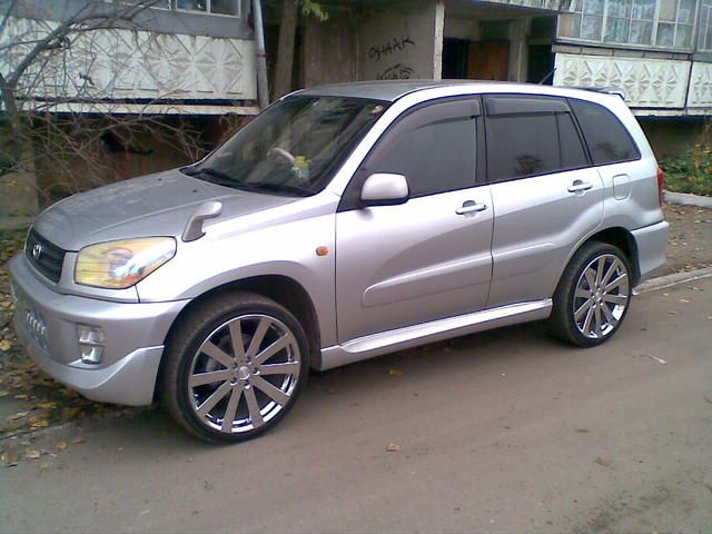 2000 Toyota RAV4