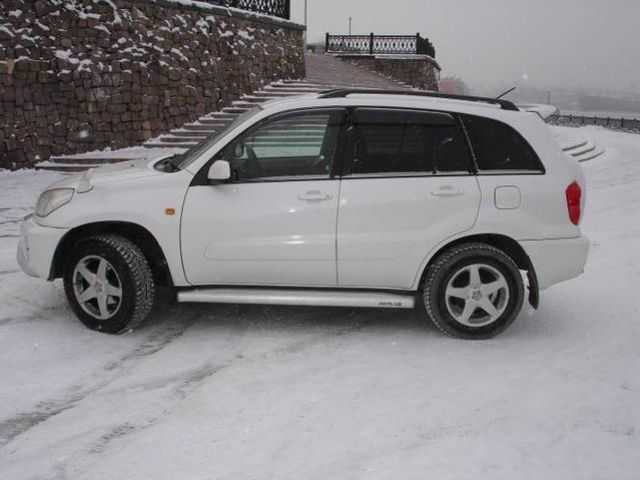 2000 Toyota RAV4