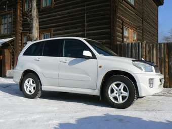2000 RAV4