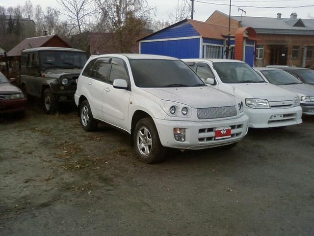 2000 Toyota RAV4