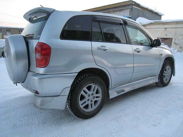 2000 Toyota RAV4