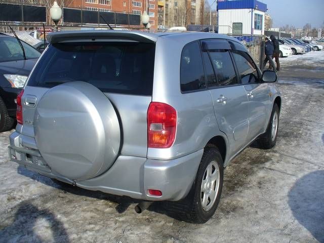 2000 Toyota RAV4