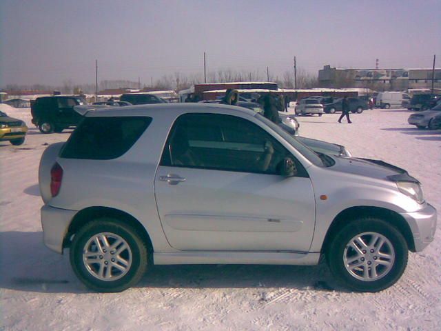 2000 Toyota RAV4
