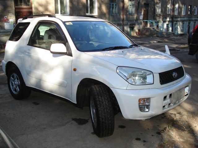 2000 Toyota RAV4