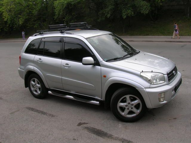 2000 Toyota RAV4