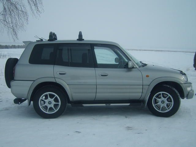 2000 Toyota RAV4