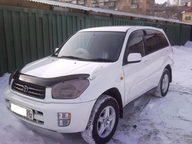 2000 Toyota RAV4