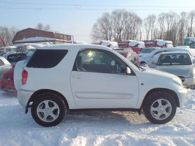 2000 Toyota RAV4