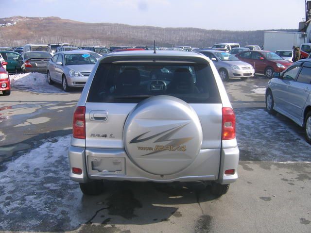 2000 Toyota RAV4