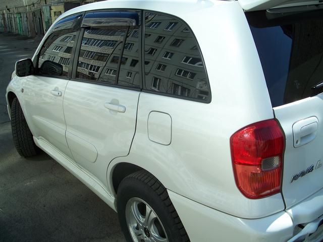 2000 Toyota RAV4