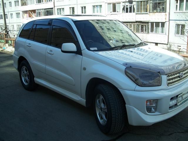 2000 Toyota RAV4