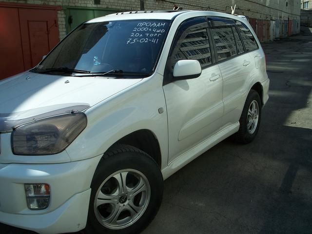 2000 Toyota RAV4