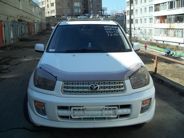 2000 Toyota RAV4