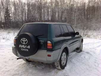2000 RAV4