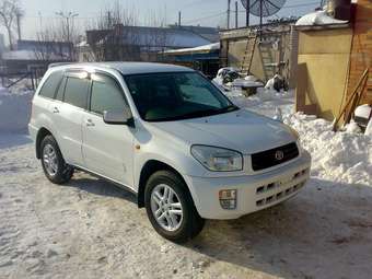 2000 RAV4