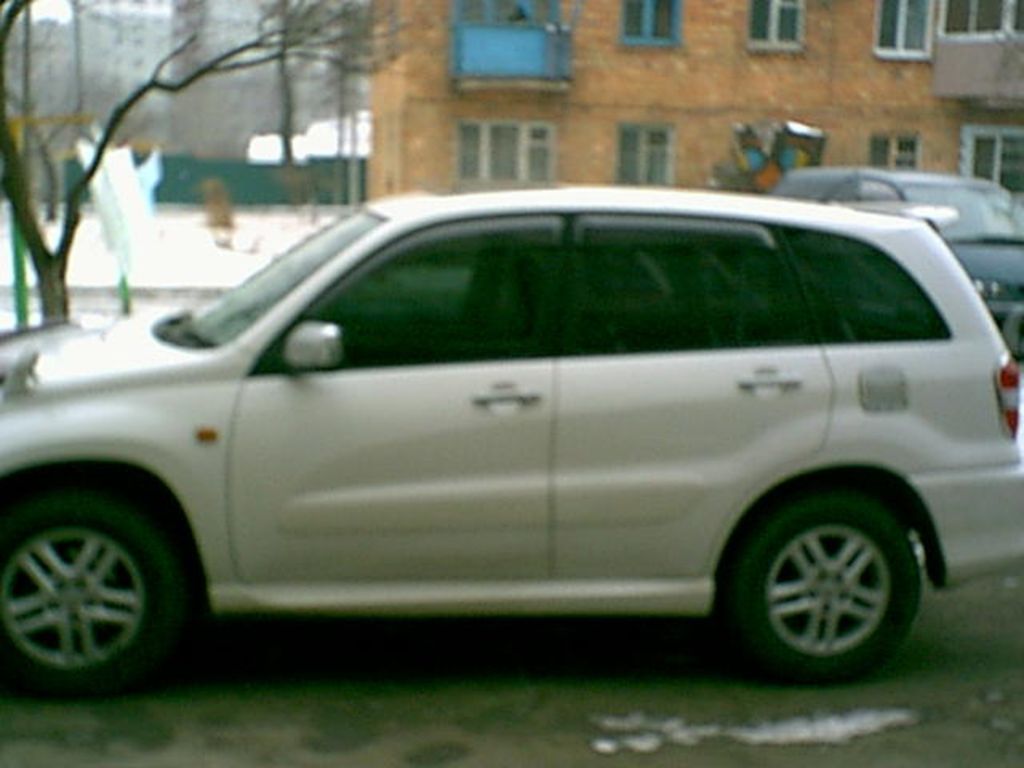 2000 Toyota RAV4