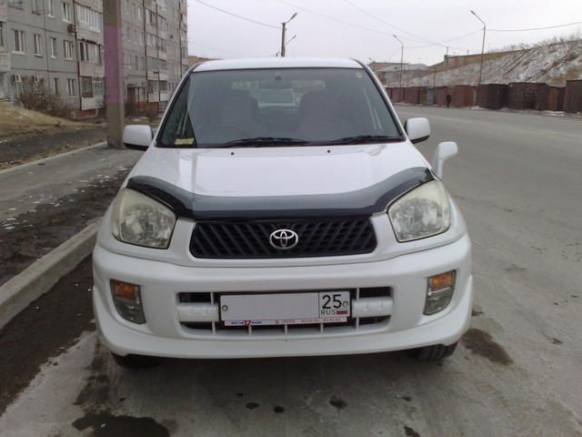 2000 Toyota RAV4