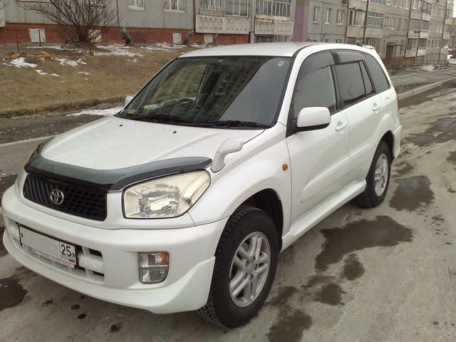2000 Toyota RAV4