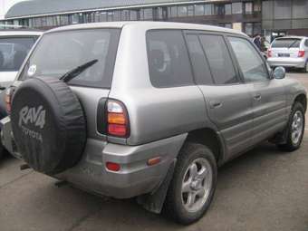 2000 RAV4