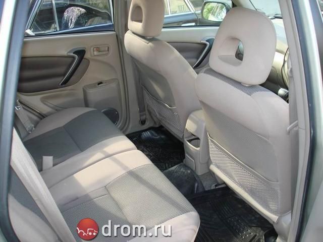 2000 Toyota RAV4
