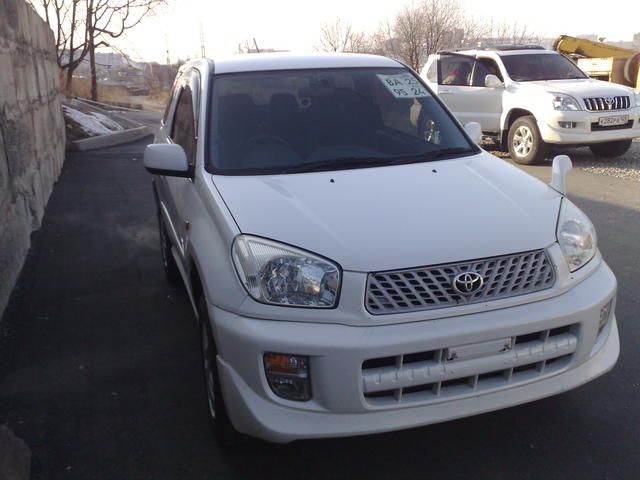 2000 Toyota RAV4