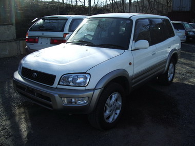 2000 Toyota RAV4 Pictures