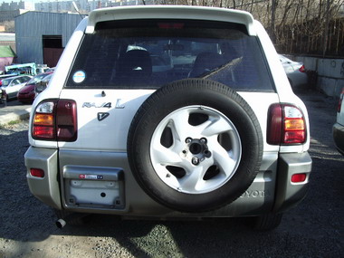 2000 Toyota RAV4 Photos