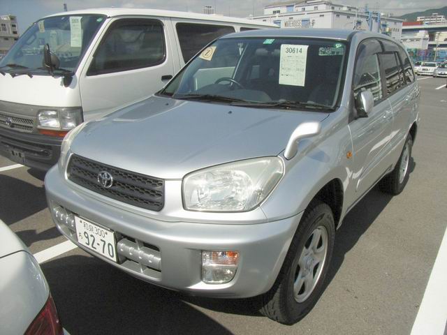 2000 Toyota RAV4 Pictures