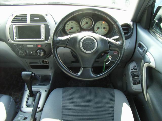2000 Toyota RAV4 Pictures