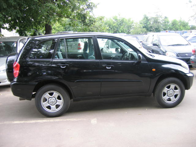 2000 Toyota RAV4 Photos