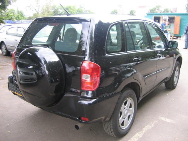 2000 Toyota RAV4 Pictures